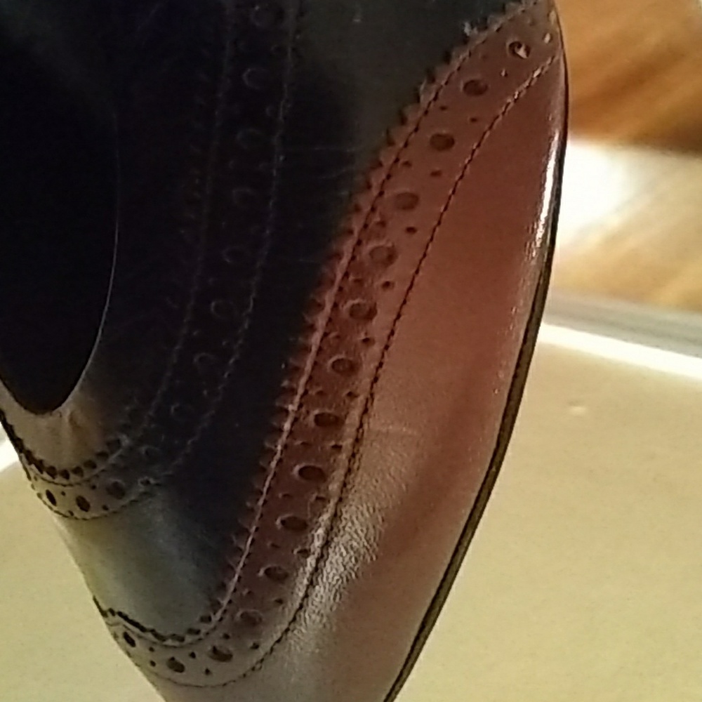 Shoes - Picture 3 of 8